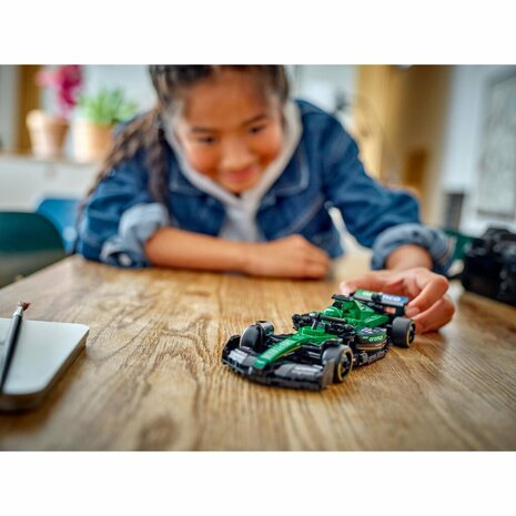 Lego Speed Champions 77245 Aston Martin Aramco F1 AMR24 Racewagen
