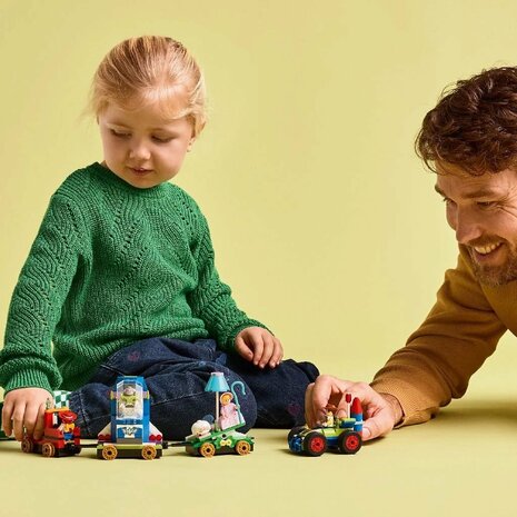 Lego Disney 43264 Pixar Toy Story Feesttrein en RC Auto
