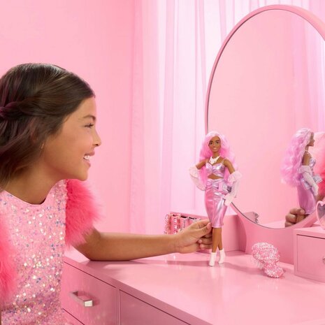 Barbie Fashionsta Pop Deluxe met Metallic Roze Haar